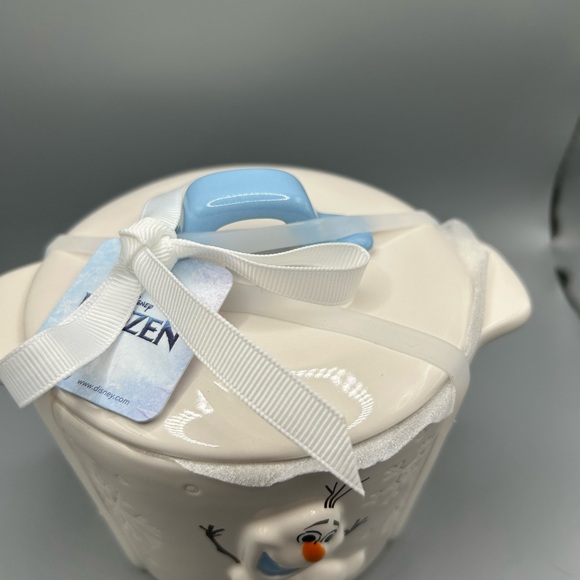 Rae Dunn Disney Frozen Olaf Snowman UNMELTABLE Small Baking Dish NEW - Picture 2 of 3